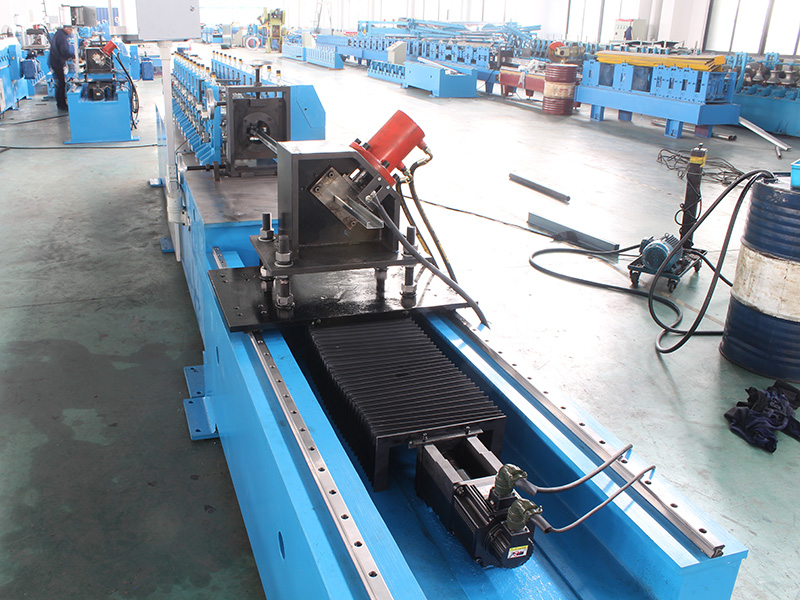 c / u龙骨成型机